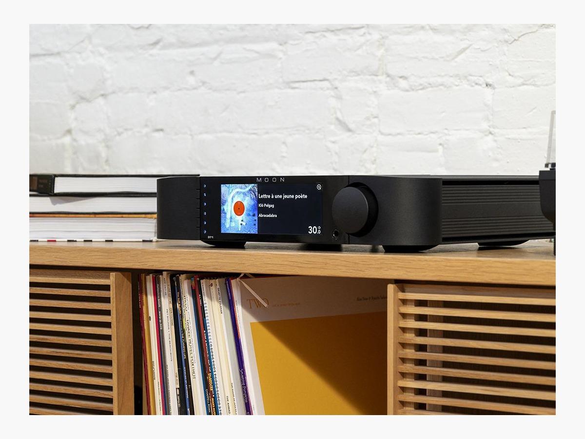 MOON 371 Network Player/Amplifier - Audiophile Power & Style Black